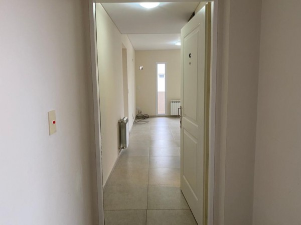 Neuquen. Alquiler. Departamento 2 dormitorios. Cochera  Barrio Santa Genoveva