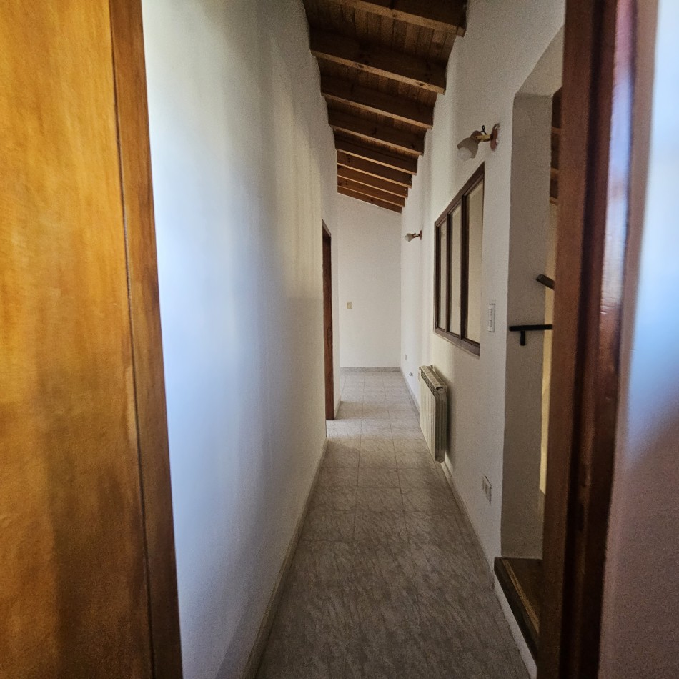 Neuquen Alquiler Casa en dos plantas Jardines del Rey APTO ALQUILER COMERCIAL O VIVIENDA
