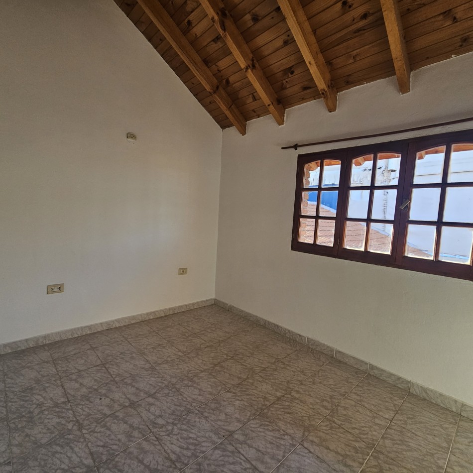 Neuquen Alquiler Casa en dos plantas Jardines del Rey APTO ALQUILER COMERCIAL O VIVIENDA