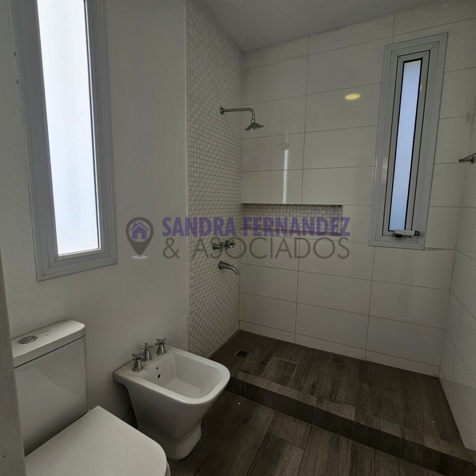 Rio Negro Cipolletti Barrio Manzanar Kossman. Casa en una sola planta diseño minimalista