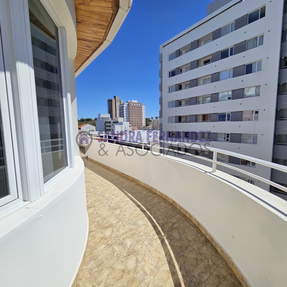 Neuquen Alquiler Departamento amplio 1 dormitorio con  terraza. Zona UNIVERSIDAD DEL COMAHUE-COTO-ALTO-COMAHUE SHOPPING- FARMACIA DEL PUEBLO