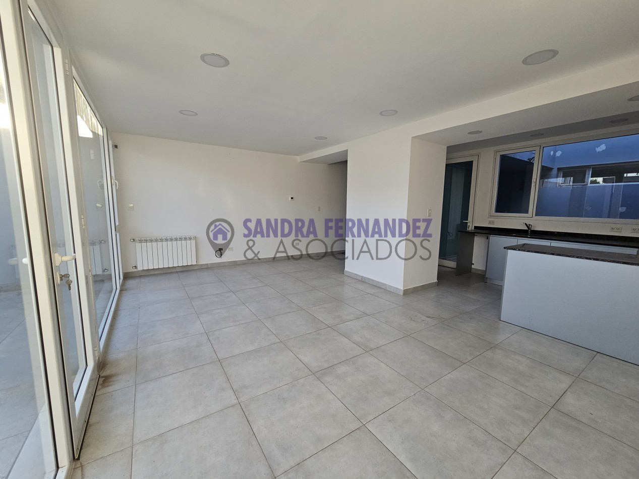 Rio Negro. Cipolletti. Duplex Nuevo 3 dormitorios. Barrio Flamingo