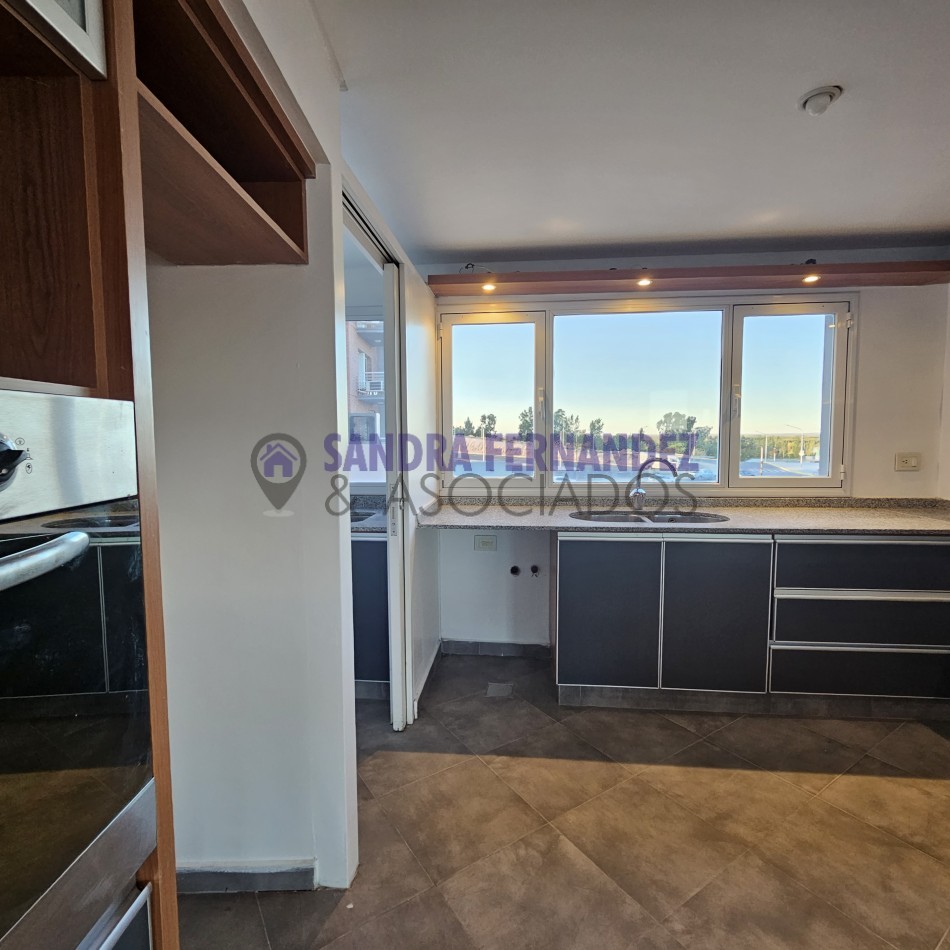 Neuquen Alquiler Semipiso Departamento 2 dormitorios (suite) Cochera Baulera