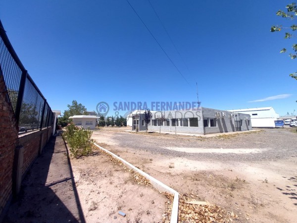 Neuquen. Centenario. Parque Industrial Oeste. Predio con Oficinas y Galpon