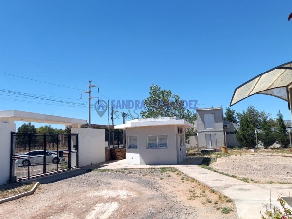 Neuquen. Centenario. Parque Industrial Oeste. Predio con Oficinas y Galpon