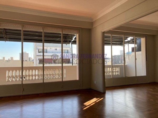 Alquiler Venta. Buenos Aires. CABA: Departamento SEMIPISO REMODELADO 4 dormitorios
