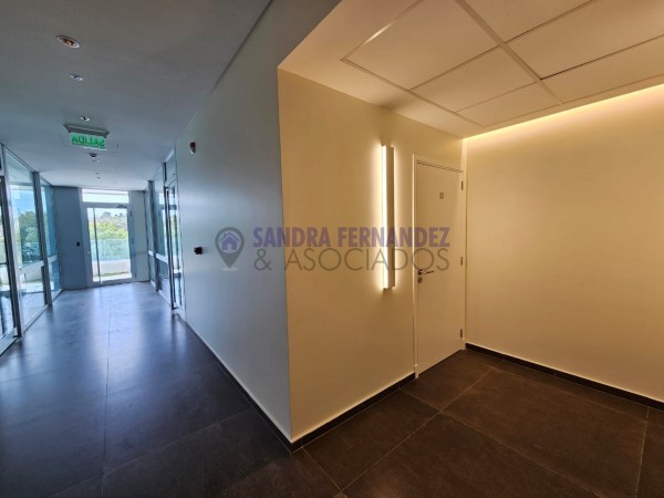 Neuquen Alquiler 2 dormitorios (suite) Edificio Central Tower Nivel  Gerencial
