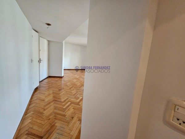 Neuquen. Alquiler. Departamento remodelado 2 dormitorios Pleno Centro de la ciudad de Neuquen Capital (Sin cochera)