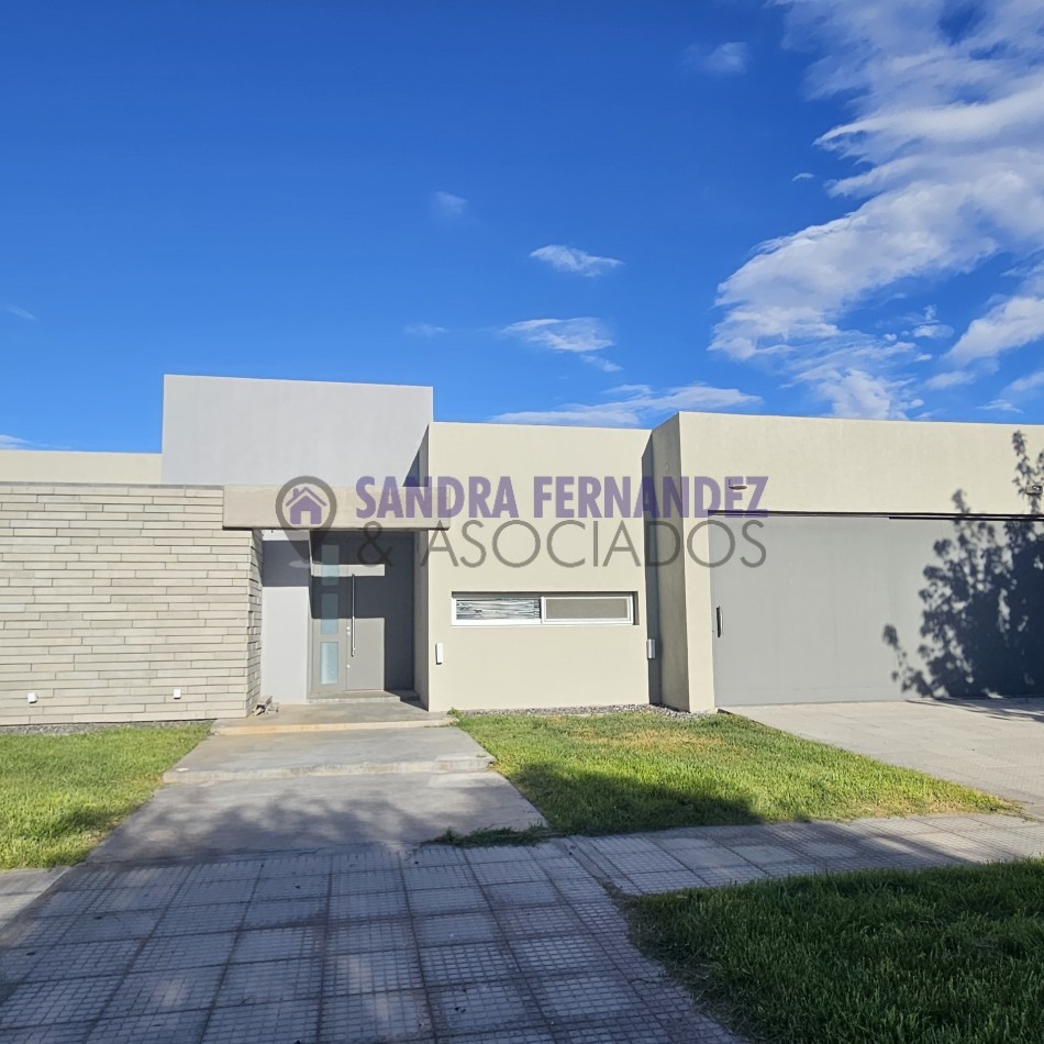 Rio Negro Cipolletti Barrio Manzanar Kossman. Casa en una sola planta diseño minimalista
