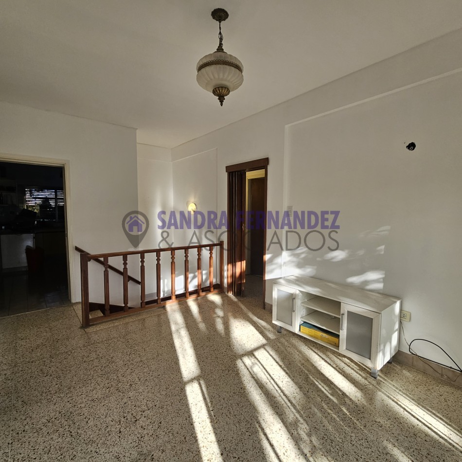 Rio Negro Alquiler Departamento 2 dormitorios, zona Parque Rosauer. Cochera