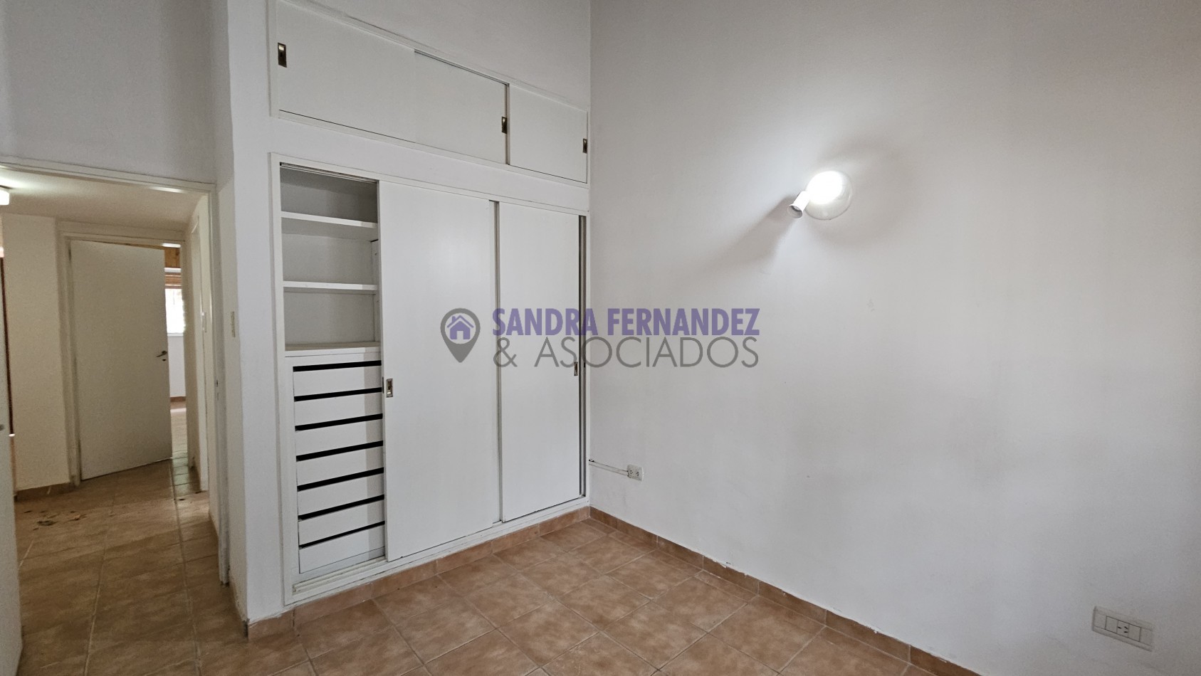 Neuquen Alquiler Casa en una plata para oficina