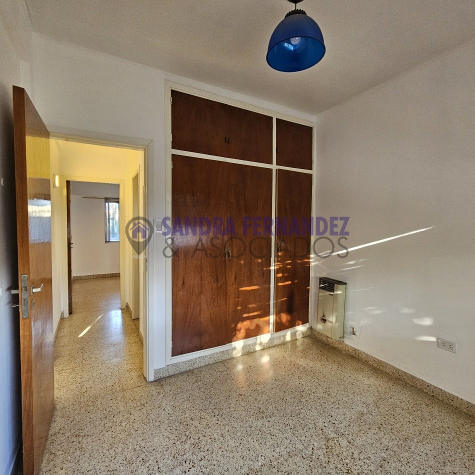 Rio Negro Alquiler Departamento 2 dormitorios, zona Parque Rosauer. Cochera