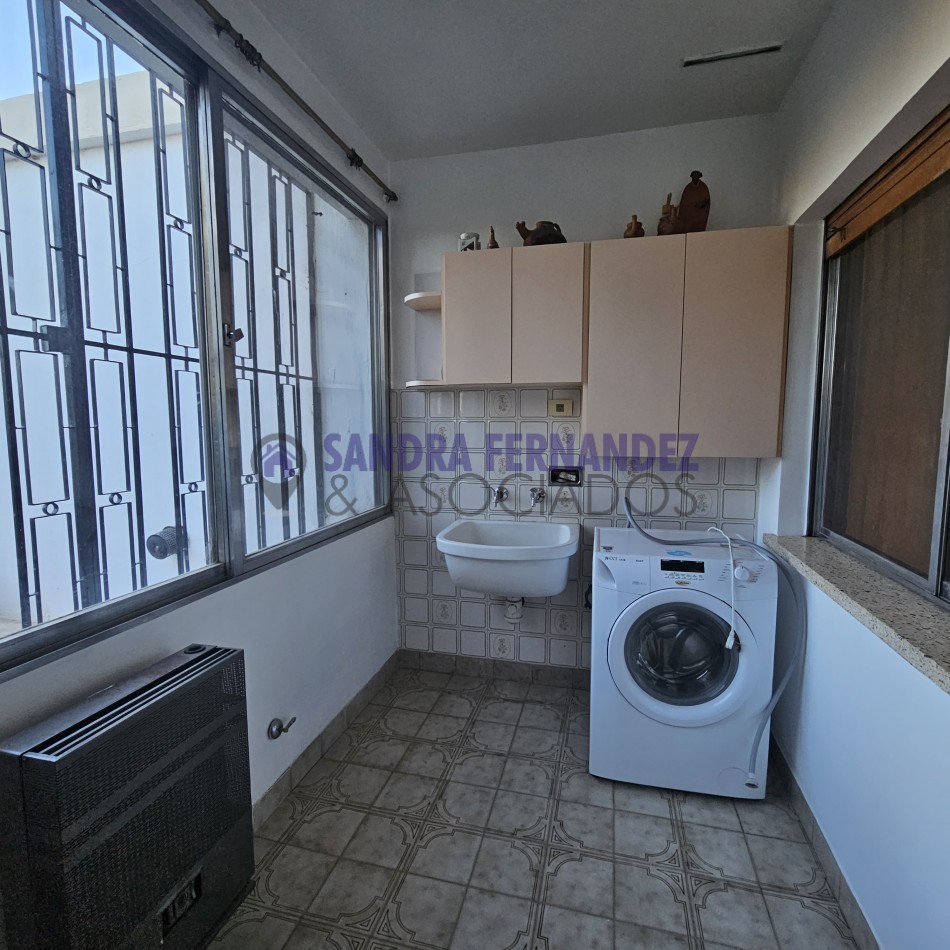 Rio Negro Alquiler Departamento 2 dormitorios, zona Parque Rosauer. Cochera