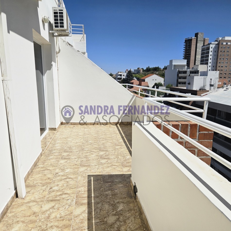 Neuquen Alquiler Departamento amplio 1 dormitorio con  terraza. Zona UNIVERSIDAD DEL COMAHUE-COTO-ALTO-COMAHUE SHOPPING- FARMACIA DEL PUEBLO