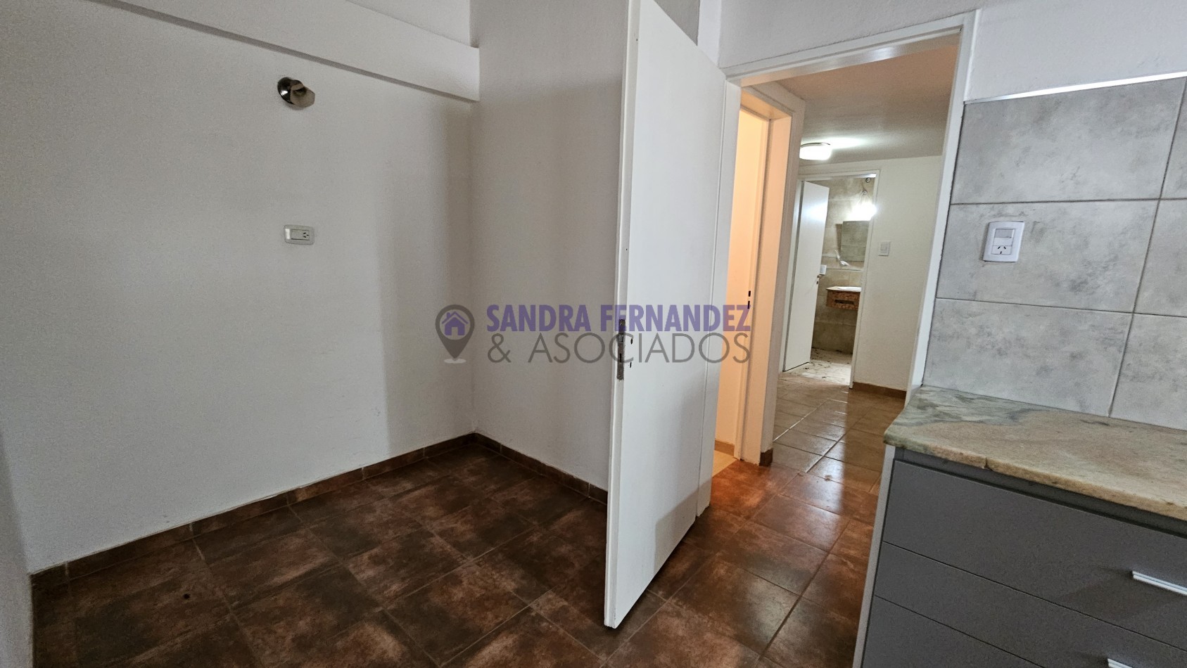 Neuquen Alquiler Casa en una plata para oficina