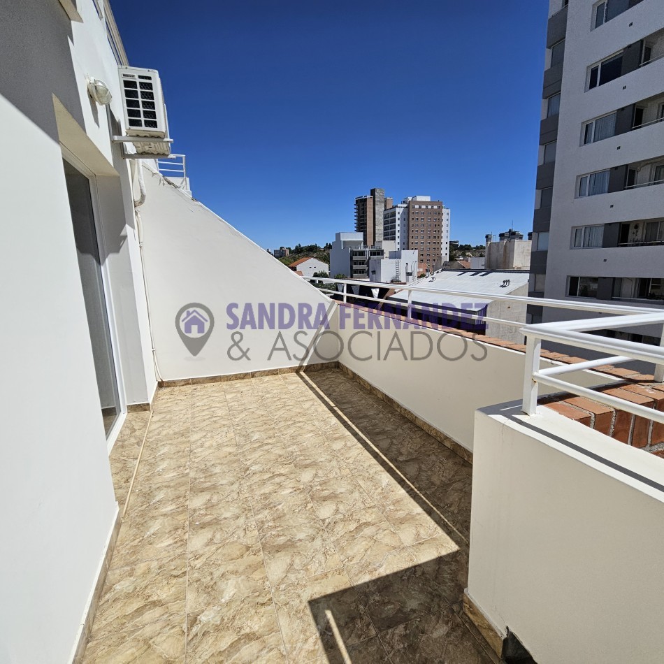 Neuquen Alquiler Departamento amplio 1 dormitorio con  terraza. Zona UNIVERSIDAD DEL COMAHUE-COTO-ALTO-COMAHUE SHOPPING- FARMACIA DEL PUEBLO
