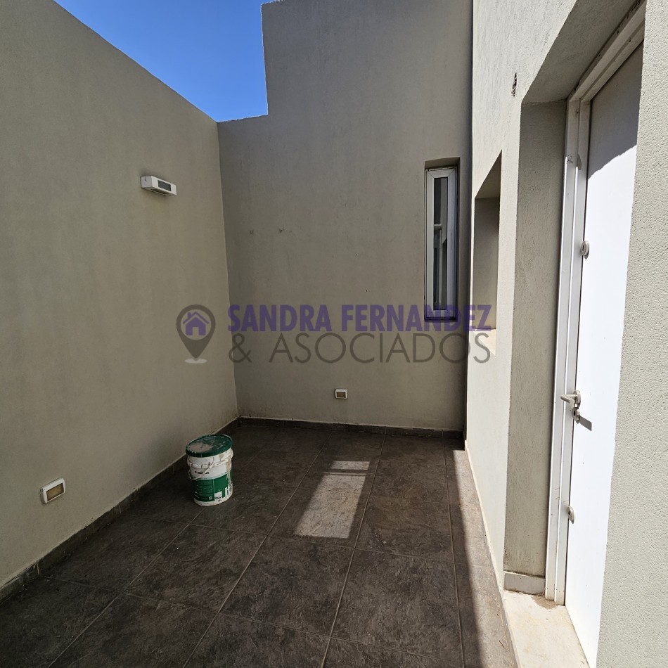 Rio Negro Cipolletti Barrio Manzanar Kossman. Casa en una sola planta diseño minimalista