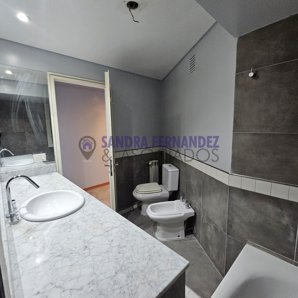 Neuquen Alquiler Semipiso Departamento 2 dormitorios (suite) Cochera Baulera