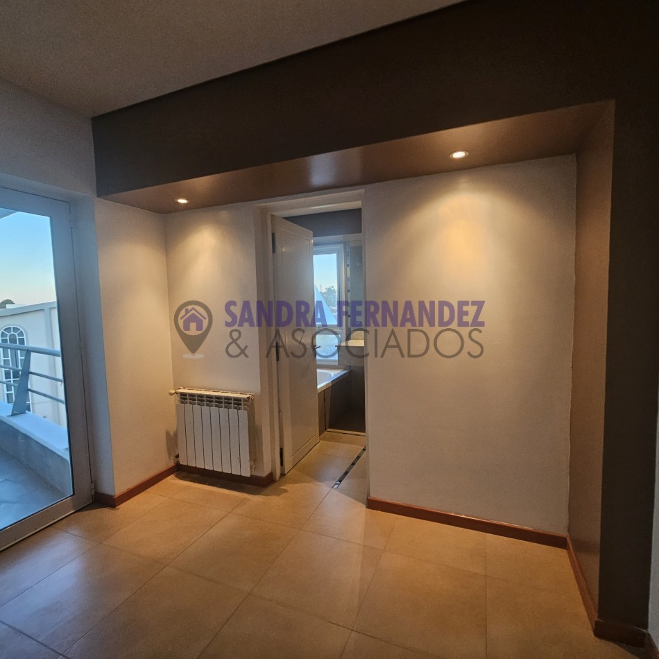 Neuquen Alquiler Semipiso Departamento 2 dormitorios (suite) Cochera Baulera