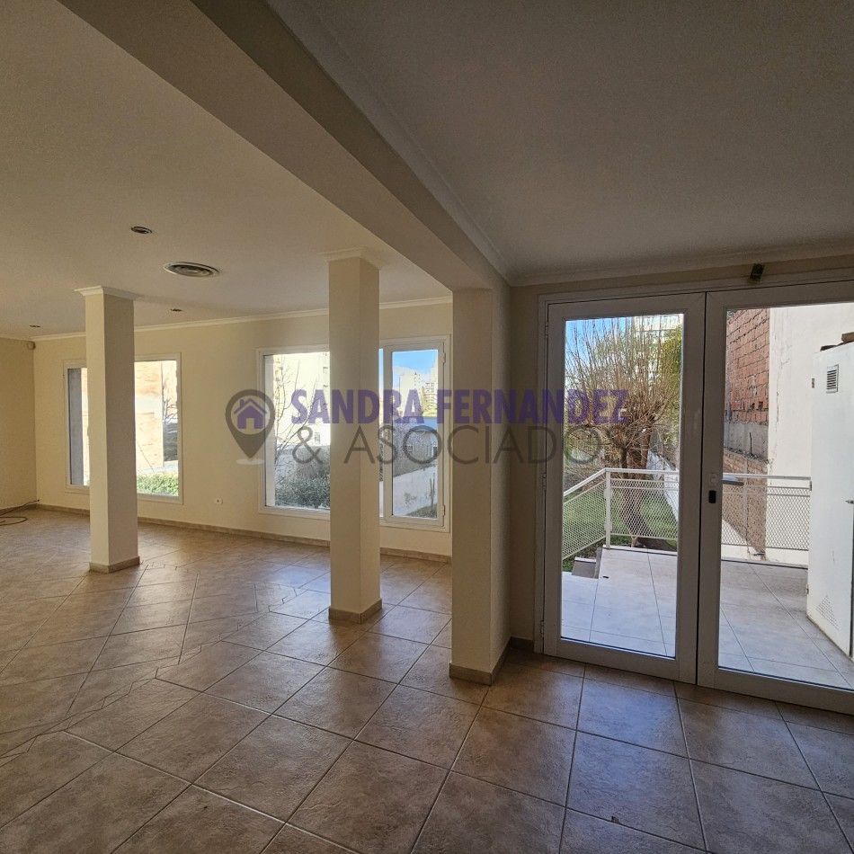 Neuquen  Alquiler Casa 3 dormitorios en 2 plantas. Zona altos de la Ciudad