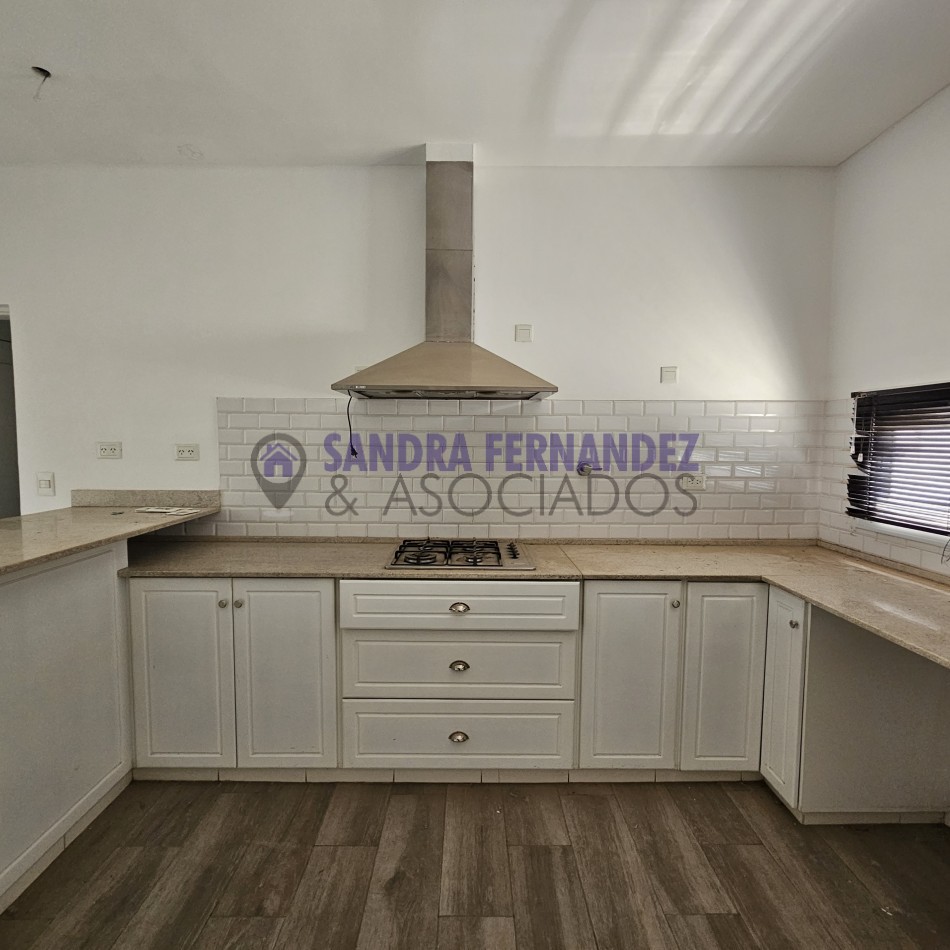 Rio Negro Cipolletti Barrio Manzanar Kossman. Casa en una sola planta diseño minimalista