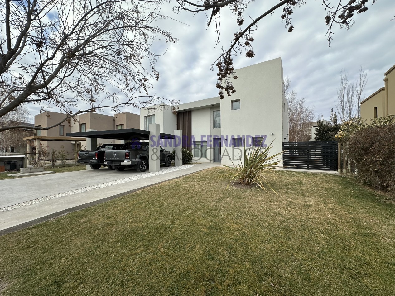 Neuquen Casa en dos plantas Barrio Cerrado Costa Azul 