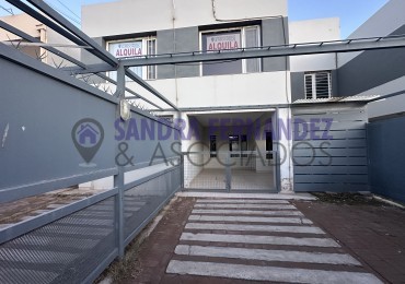 Duplex 3 dormitorios amplios. Barrio Rincon de Emilio