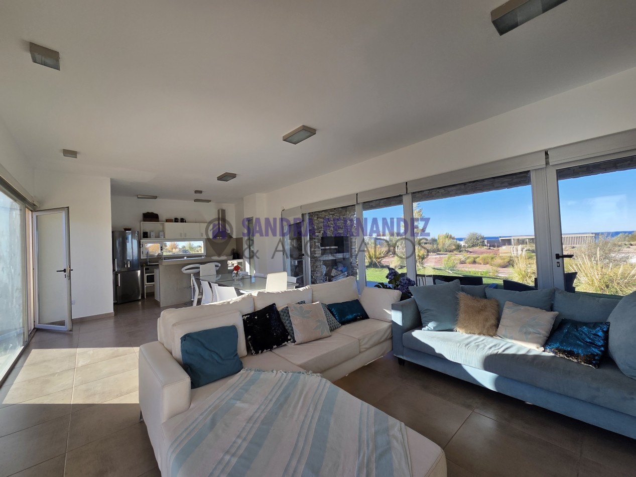 Neuquen. ALQUILER/VENTA La Peninsula Casa amoblada equipada 3 dormitorios