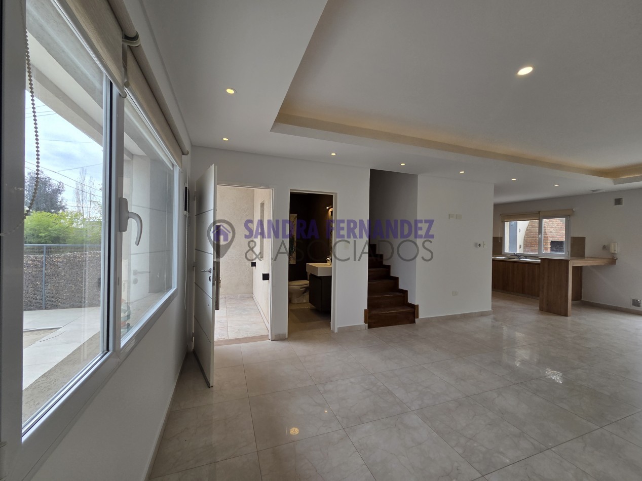 Rio Negro Cipolletti Duplex 3 dormitorios B° Rincon Lindo