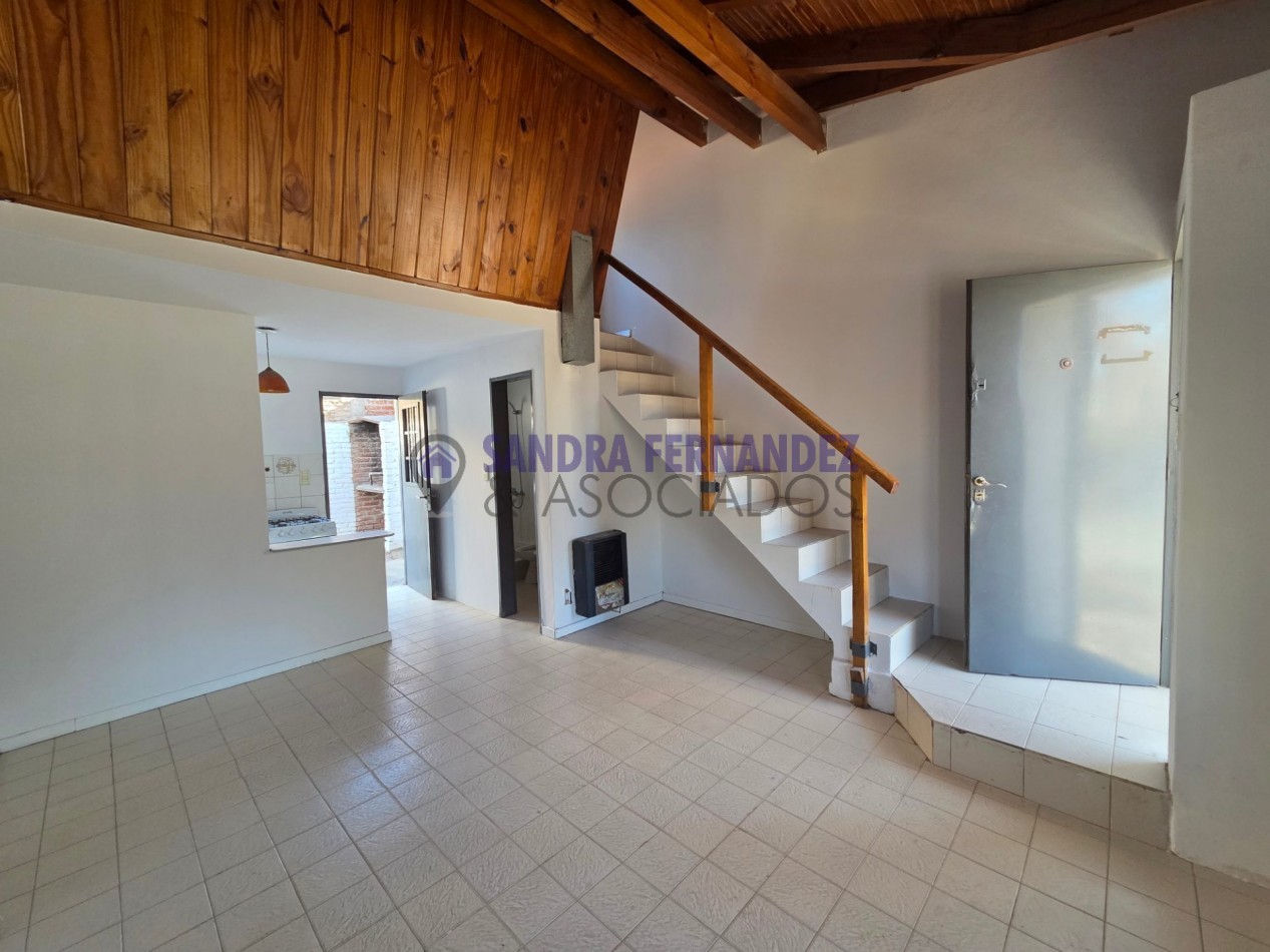 Neuquen. Alquiler. Departamento tipo Duplex 1 dormitorio Barrio Cumulen