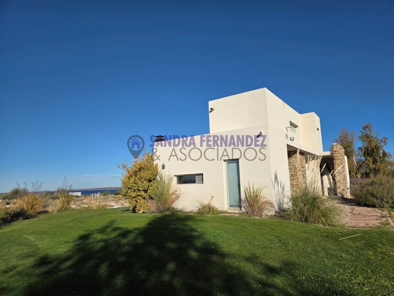  Neuquen. ALQUILER/VENTA La Peninsula Casa amoblada equipada 3 dormitorios