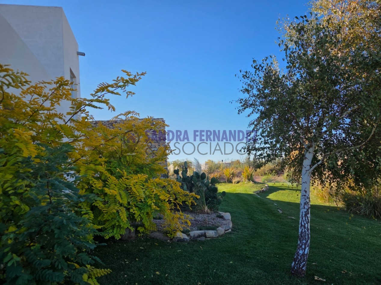  Neuquen. ALQUILER/VENTA La Peninsula Casa amoblada equipada 3 dormitorios