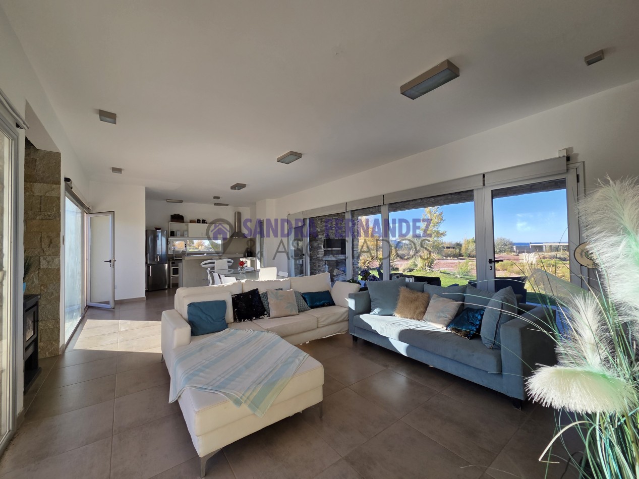  Neuquen. ALQUILER/VENTA La Peninsula Casa amoblada equipada 3 dormitorios