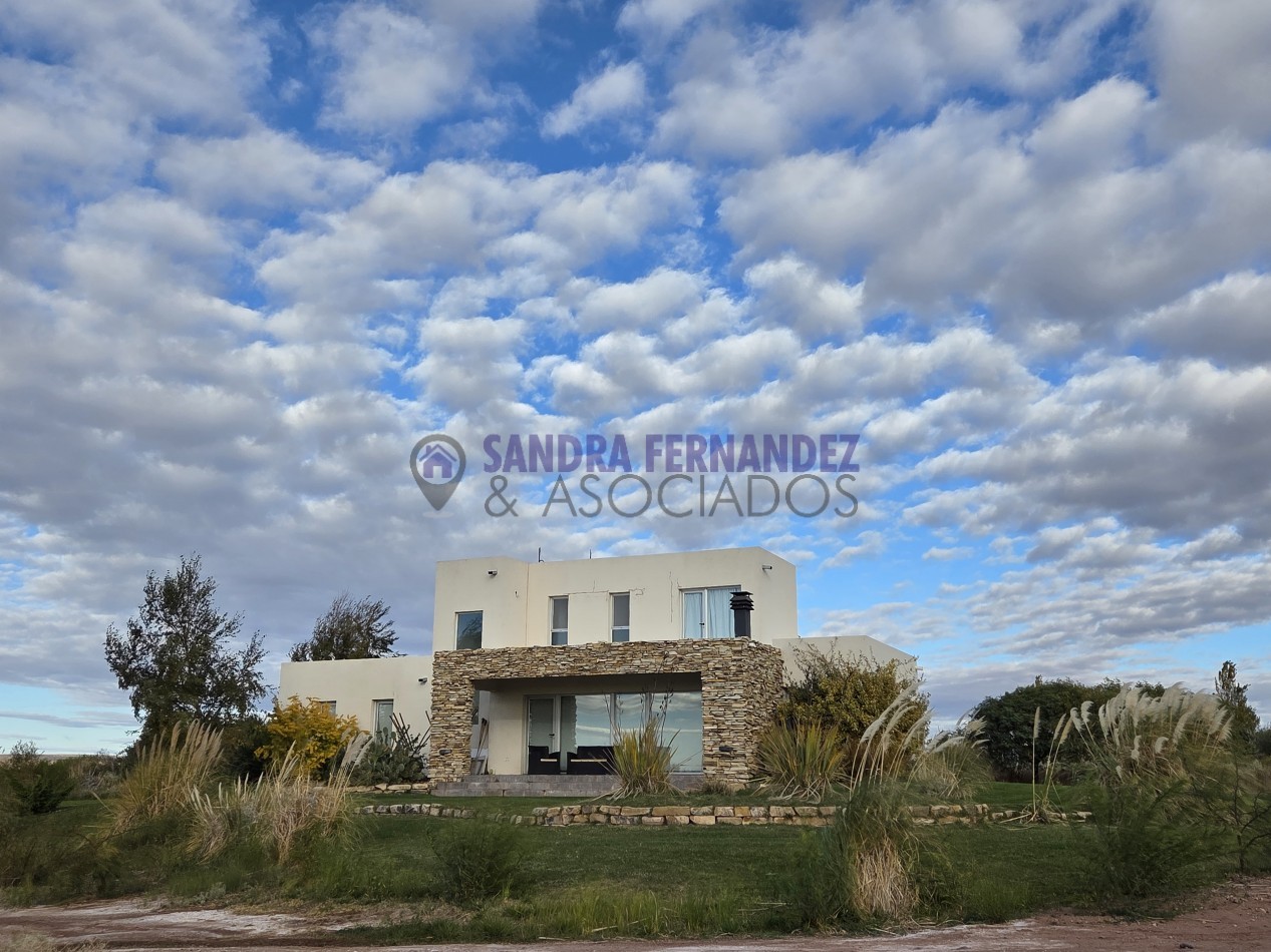  Neuquen. ALQUILER/VENTA La Peninsula Casa amoblada equipada 3 dormitorios