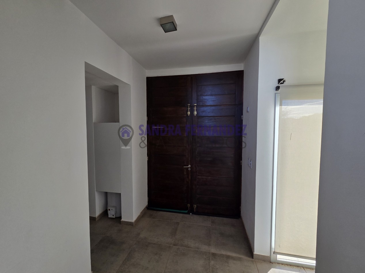  Neuquen. ALQUILER/VENTA La Peninsula Casa amoblada equipada 3 dormitorios