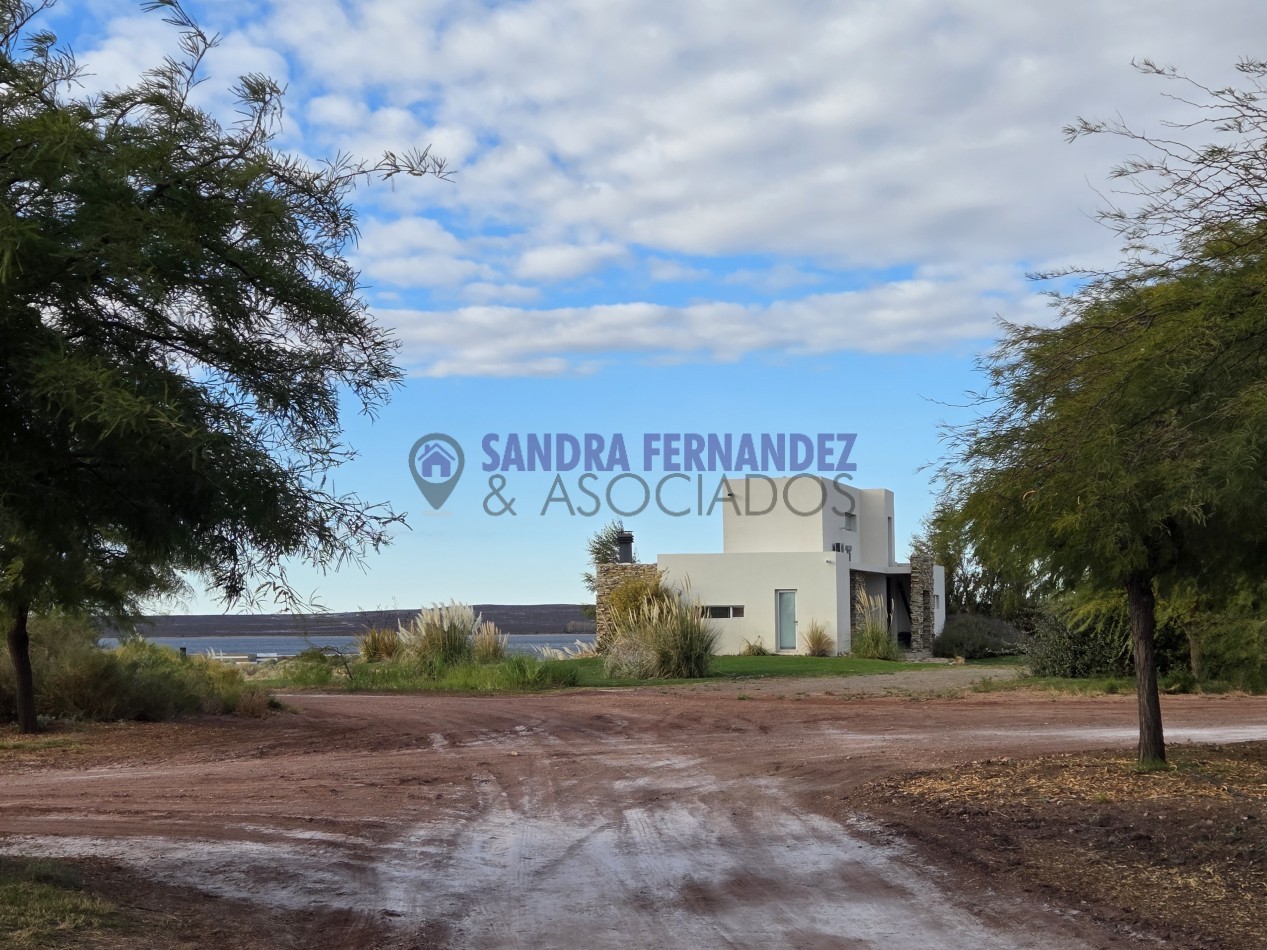  Neuquen. ALQUILER/VENTA La Peninsula Casa amoblada equipada 3 dormitorios