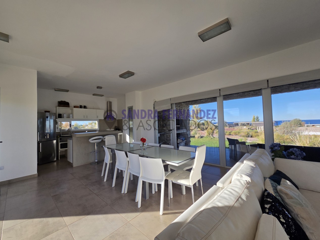  Neuquen. ALQUILER/VENTA La Peninsula Casa amoblada equipada 3 dormitorios