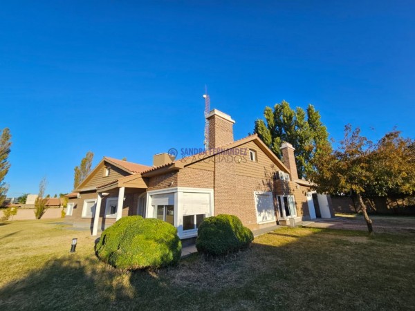 Rio Negro  Cipolletti  Venta  Casa 4 dormitorios (1 suite) Barrio Santa Clara 