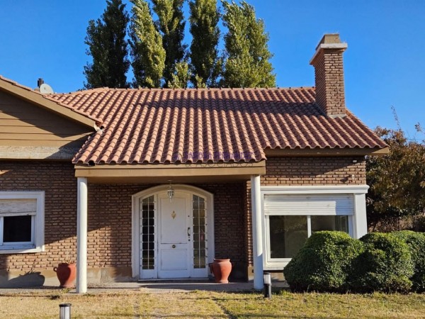 Rio Negro  Cipolletti  Venta  Casa 4 dormitorios (1 suite) Barrio Santa Clara 