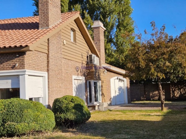 Rio Negro  Cipolletti  Venta  Casa 4 dormitorios (1 suite) Barrio Santa Clara 