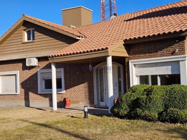 Rio Negro  Cipolletti  Venta  Casa 4 dormitorios (1 suite) Barrio Santa Clara 