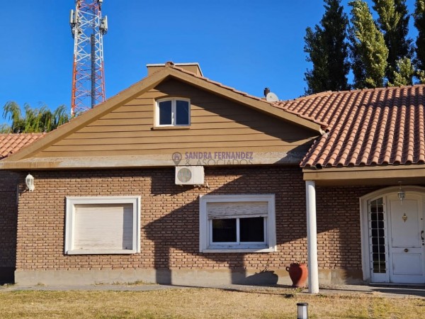 Rio Negro  Cipolletti  Venta  Casa 4 dormitorios (1 suite) Barrio Santa Clara 
