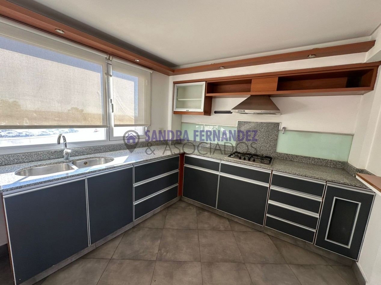 Neuquen Alquiler Semipiso Departamento 2 dormitorios (suite) Cochera Baulera