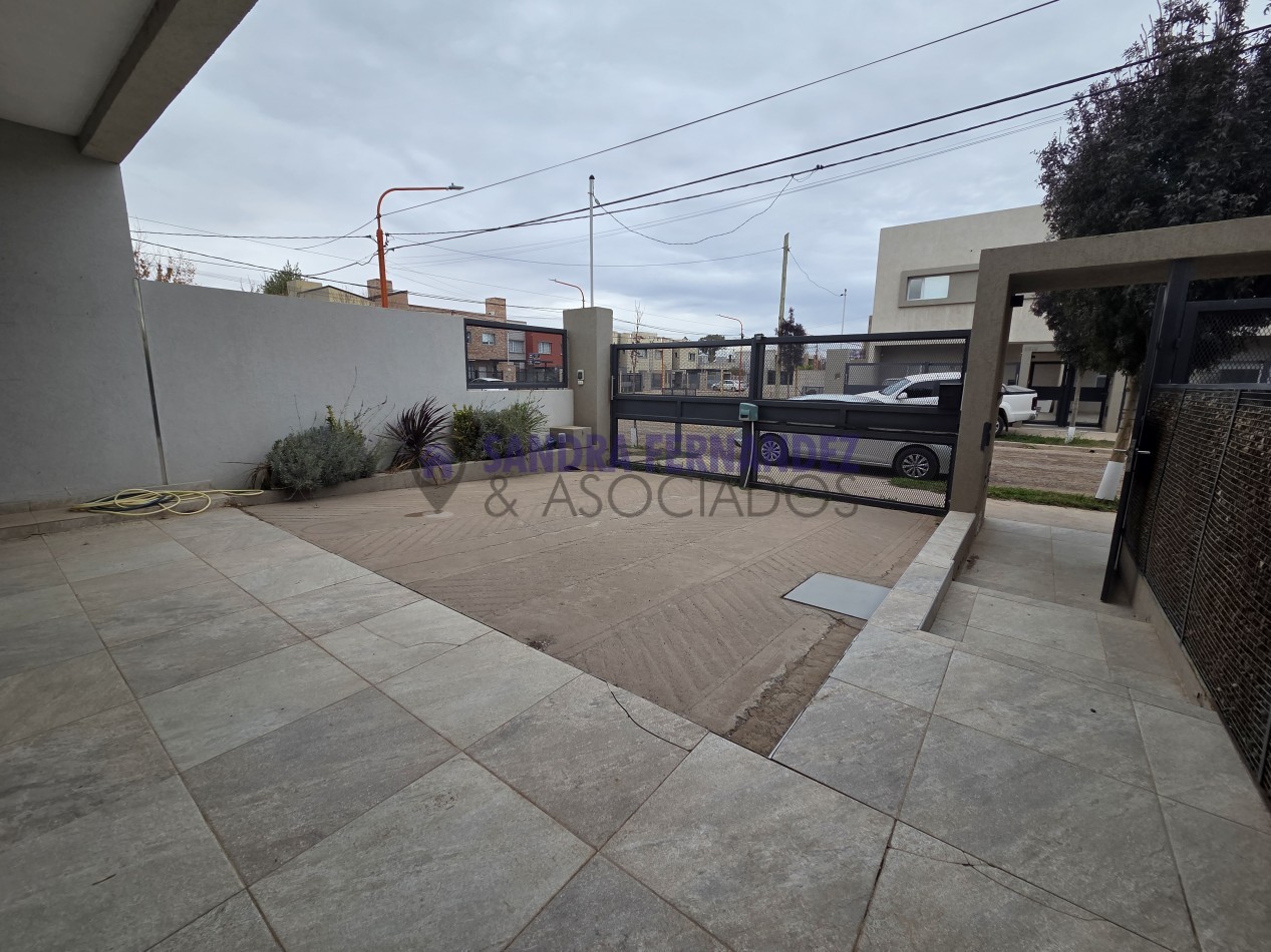 Rio Negro Cipolletti Duplex 3 dormitorios B° Rincon Lindo