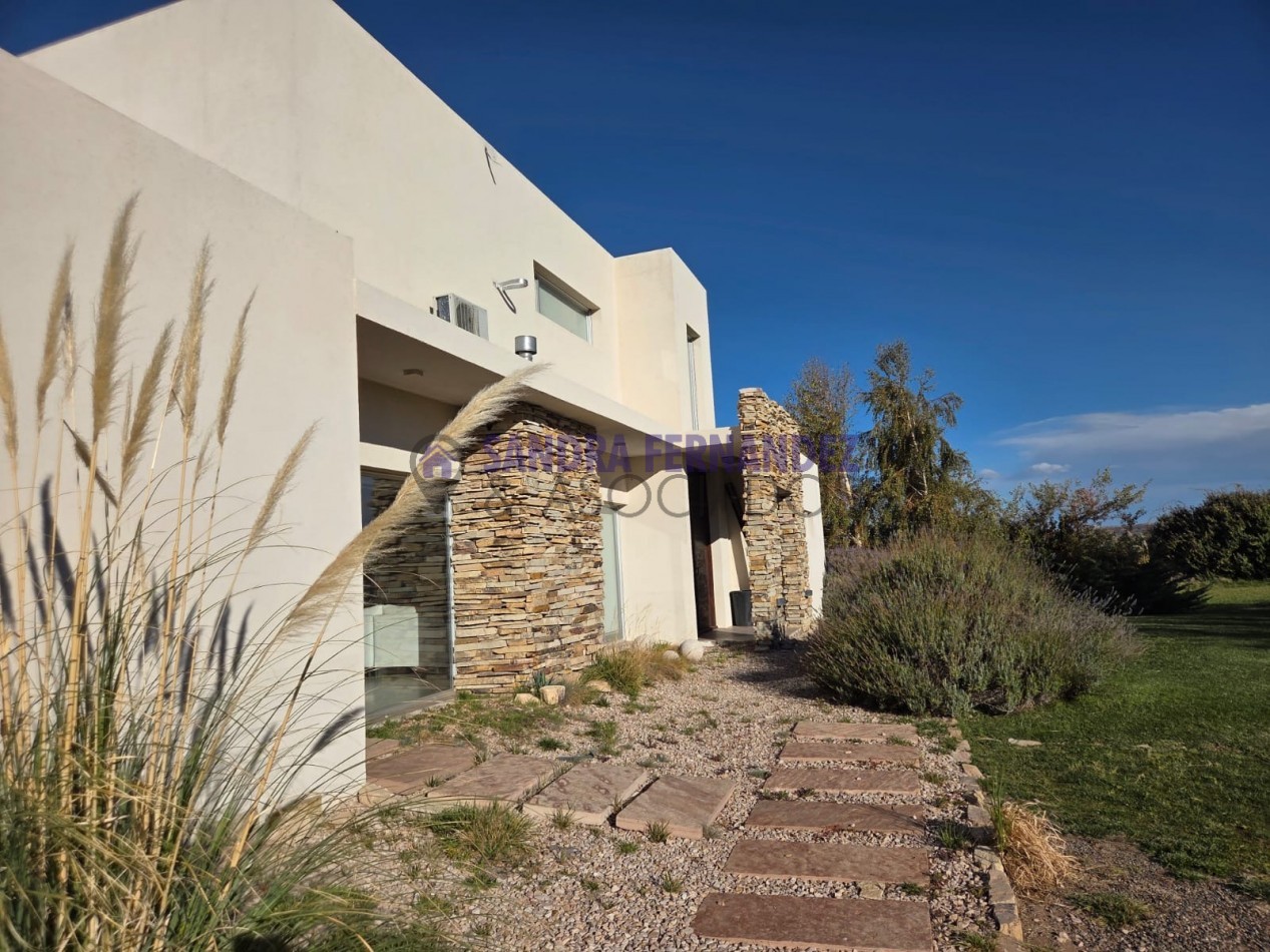  Neuquen. ALQUILER/VENTA La Peninsula Casa amoblada equipada 3 dormitorios