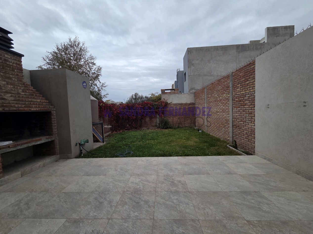 Rio Negro Cipolletti Duplex 3 dormitorios B° Rincon Lindo