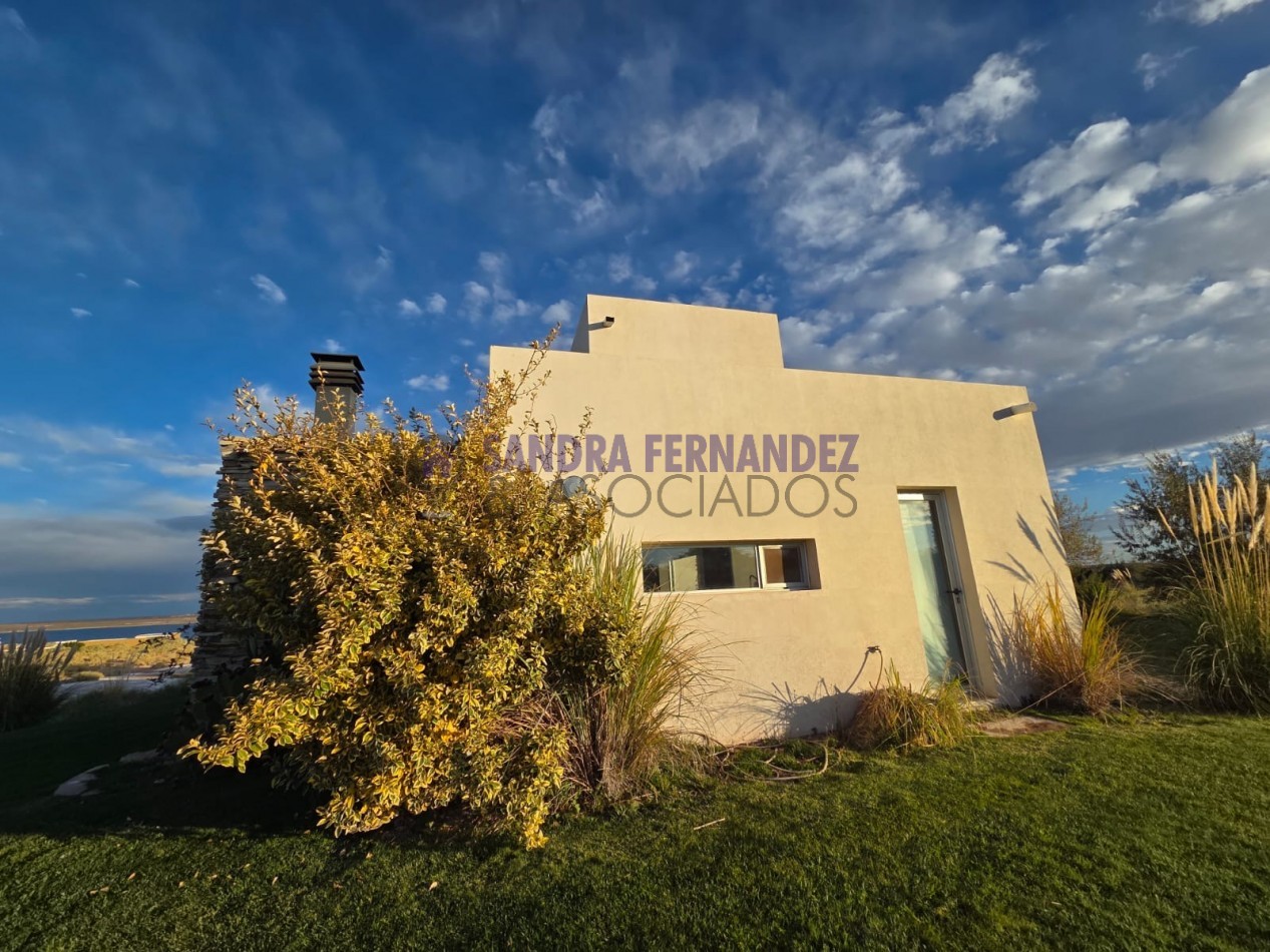  Neuquen. ALQUILER/VENTA La Peninsula Casa amoblada equipada 3 dormitorios