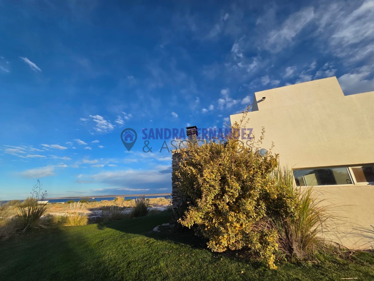  Neuquen. ALQUILER/VENTA La Peninsula Casa amoblada equipada 3 dormitorios