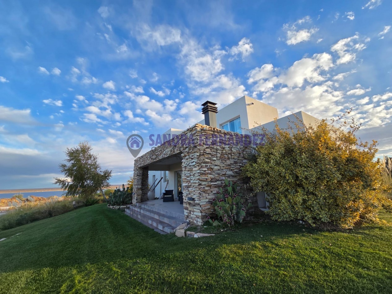  Neuquen. ALQUILER/VENTA La Peninsula Casa amoblada equipada 3 dormitorios