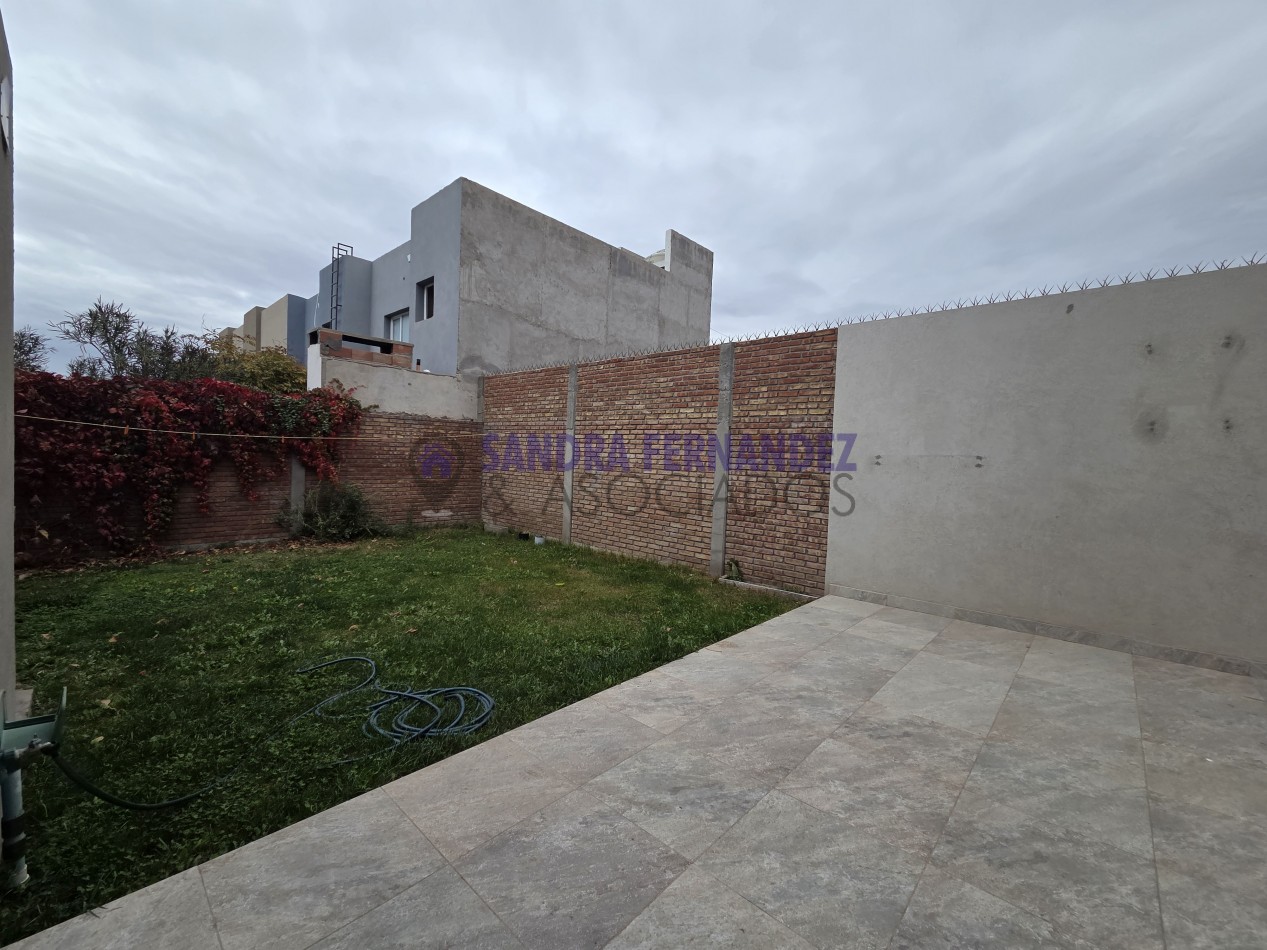 Rio Negro Cipolletti Duplex 3 dormitorios B° Rincon Lindo
